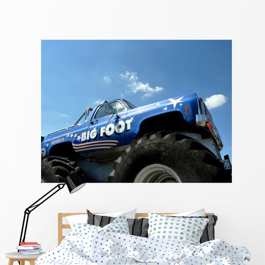 Monster truck Wall Mural