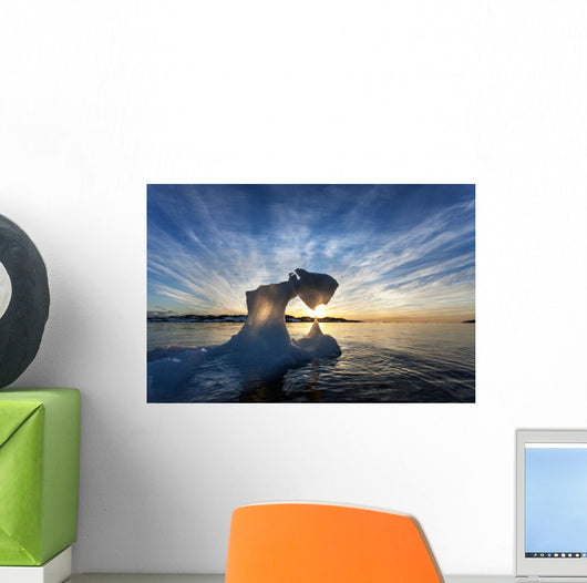 Setting Midnight Sun Lights Wall Decal