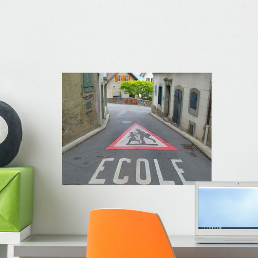 Attention Ecole Wall Decal