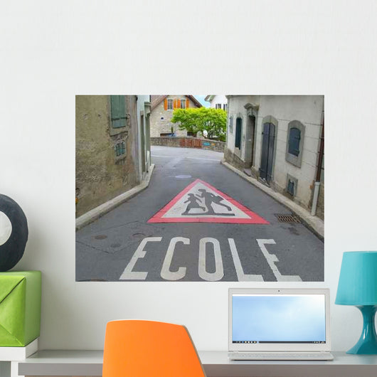 Attention Ecole Wall Decal