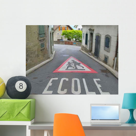 Attention Ecole Wall Decal