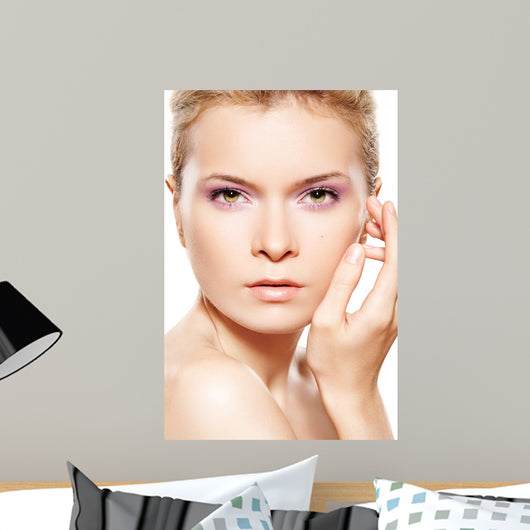 Cosmetology Cosmetic Model with Wall Mural