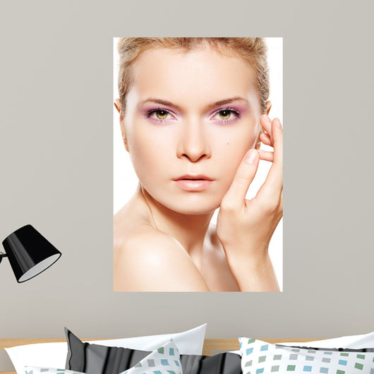 Cosmetology Cosmetic Model with Wall Mural