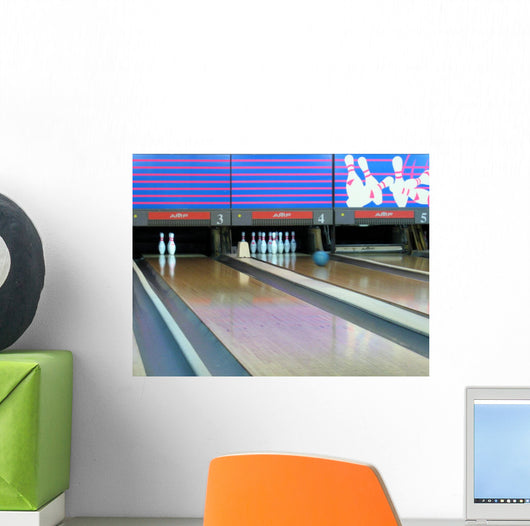 Bowling - Boule En Action Wall Mural