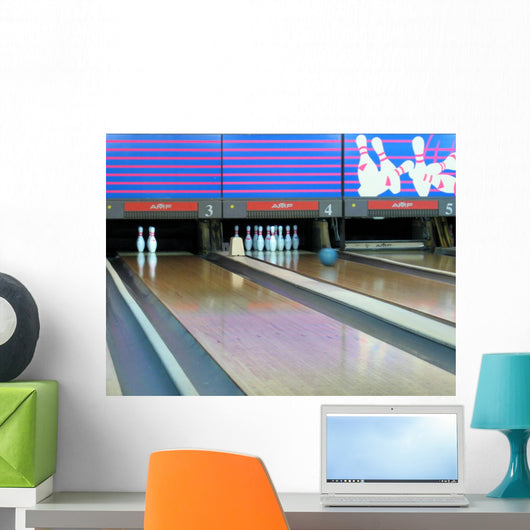 Bowling - Boule En Action Wall Mural