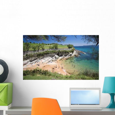 Vacaciones Verano Wall Decal shown on a wall