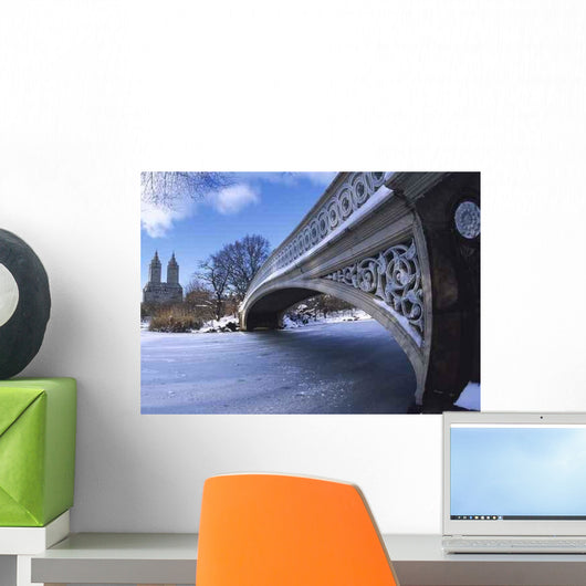 Br-r-r-r Wall Decal