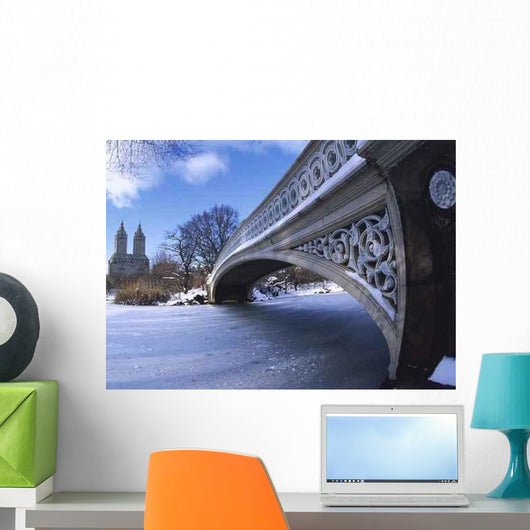 Br-r-r-r Wall Decal