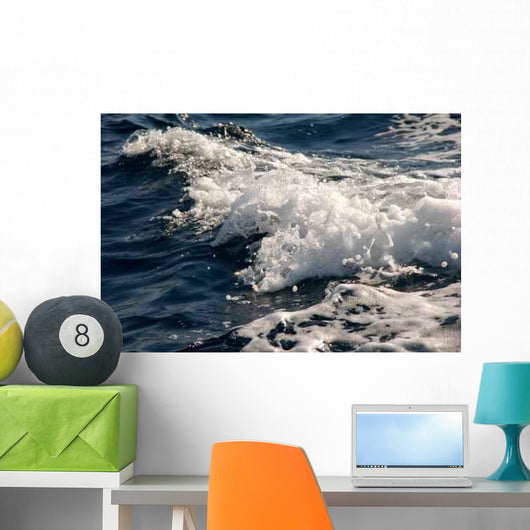 L'ecume Des Vagues Wall Decal