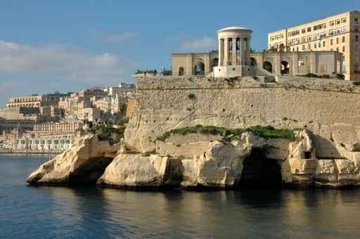 Waving Goodbye to Malta Wall Decal