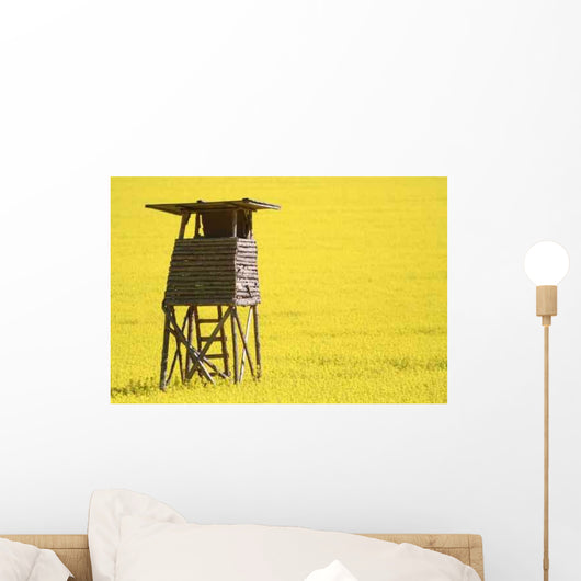 Hochsitz im Rapsfeld Wall Decal