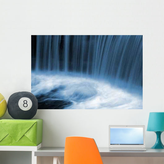 Chute D'eau Wall Decal