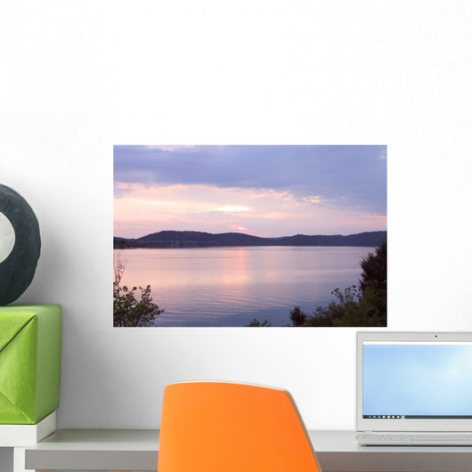 soleil sur le lac Wall Mural