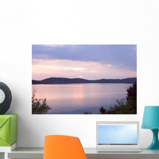 soleil sur le lac Wall Mural