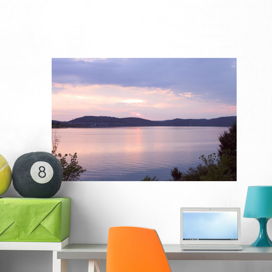 soleil sur le lac Wall Mural