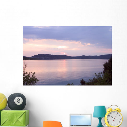 soleil sur le lac Wall Mural
