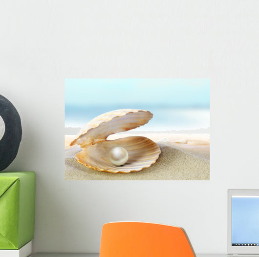 Shell with Pearl