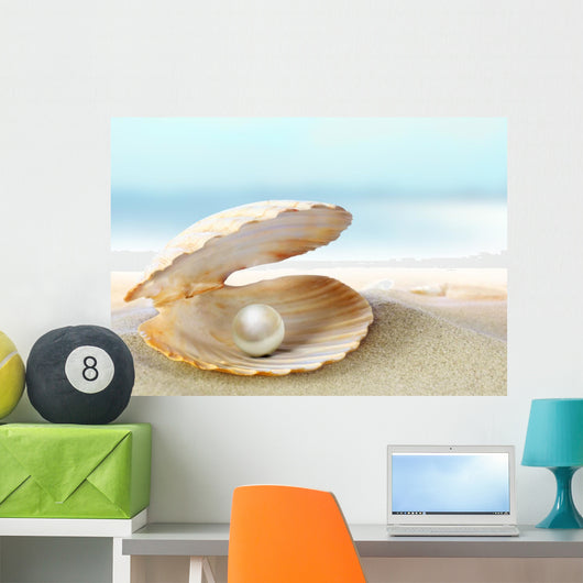Shell with Pearl