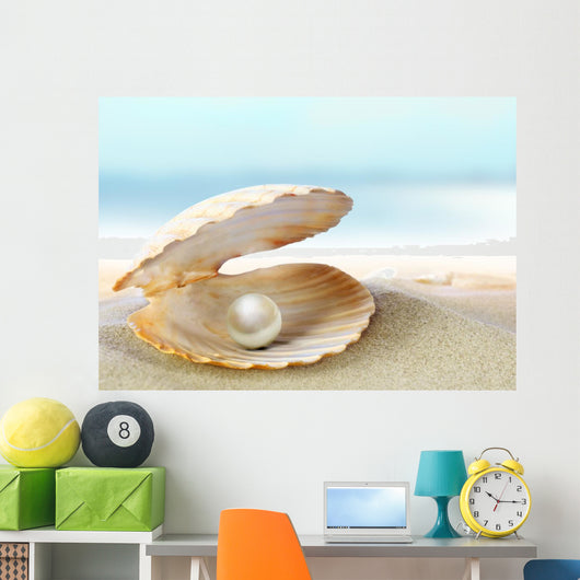 Shell with Pearl