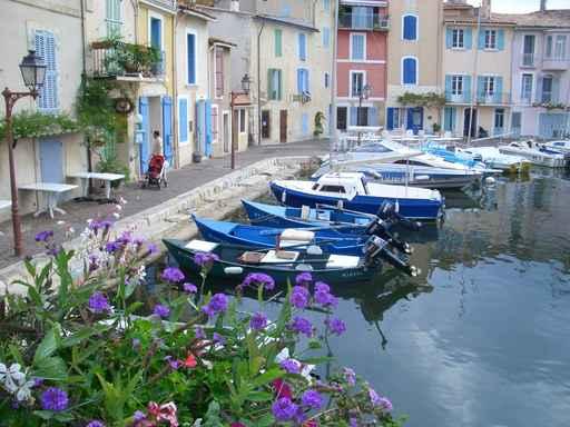 Petit Port Peche Wall Decal