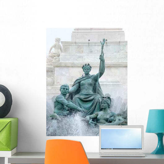 Fontaine La Statut Des Wall Decal