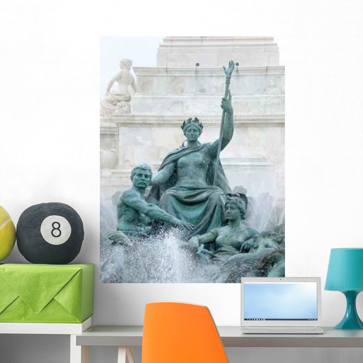 Fontaine La Statut Des Wall Decal