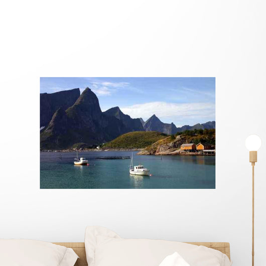 Sakrisoy Und Reine Wall Decal