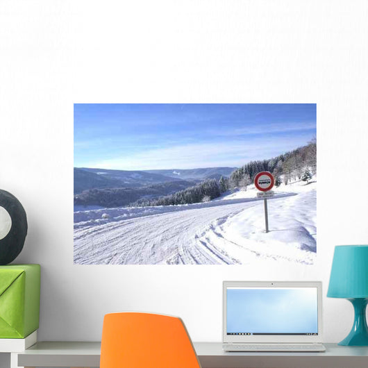 Route Sous La Neige Wall Decal