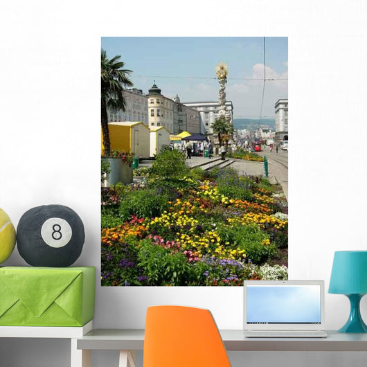Linz Et Sa Place Wall Decal