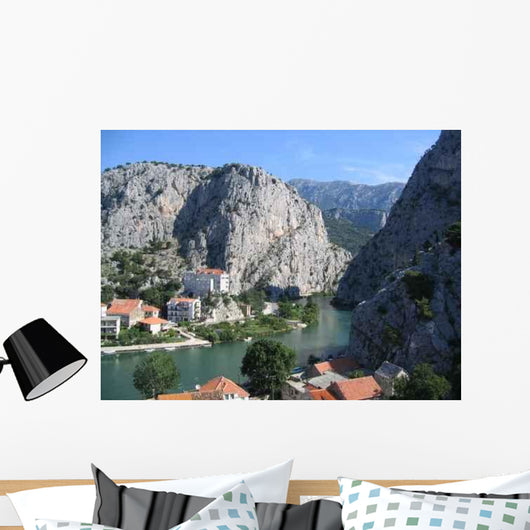 Omis Wall Decal