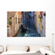 Gondoleer in Narrow Venice Canal Wall Decal