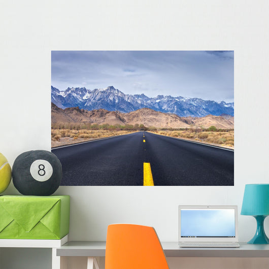 Road to Lone Pine