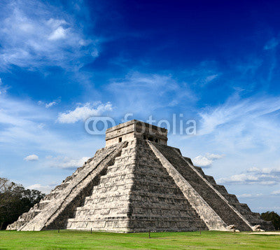Mayan pyramid in Chichen-Itza, Mexico Wall Mural