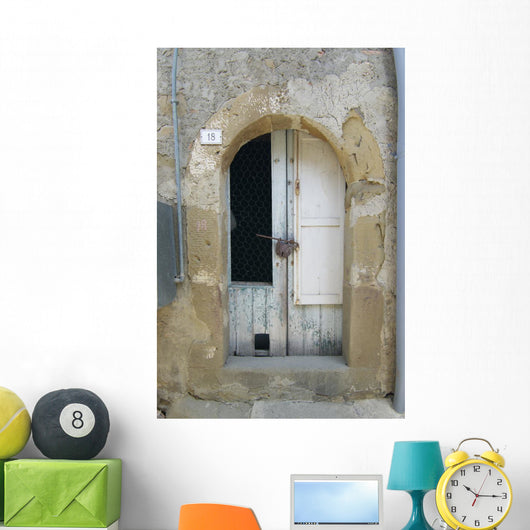 Porta Con Vecchio Lucchetto Wall Mural