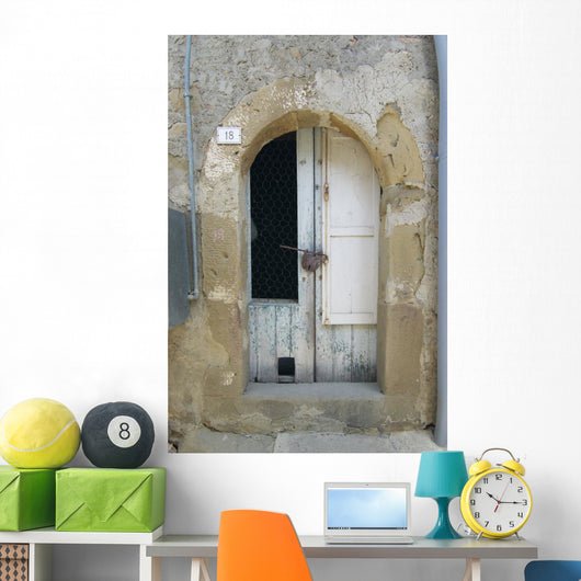 Porta Con Vecchio Lucchetto Wall Mural