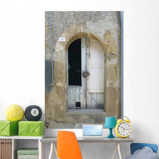 Porta Con Vecchio Lucchetto Wall Mural