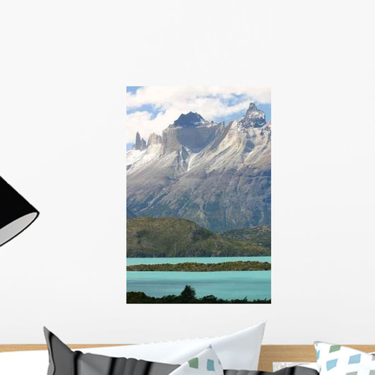 Lac Pehoe Et Cornes Mountains Close-up Wall Decal