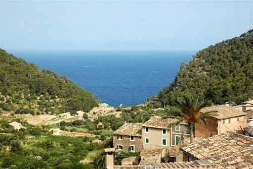 Vallee Sur La Mer Wall Decal