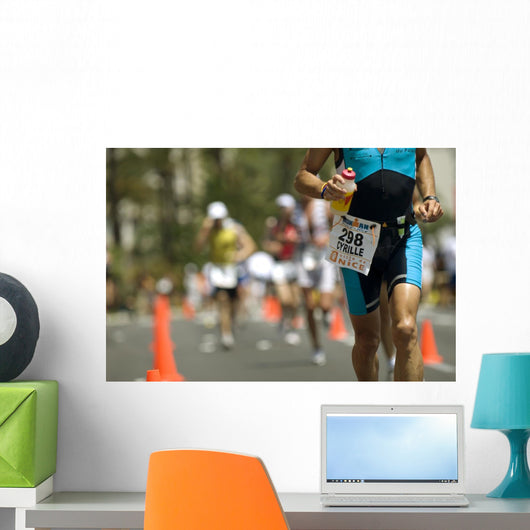 Courir Wall Mural