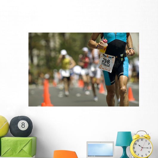 Courir Wall Mural
