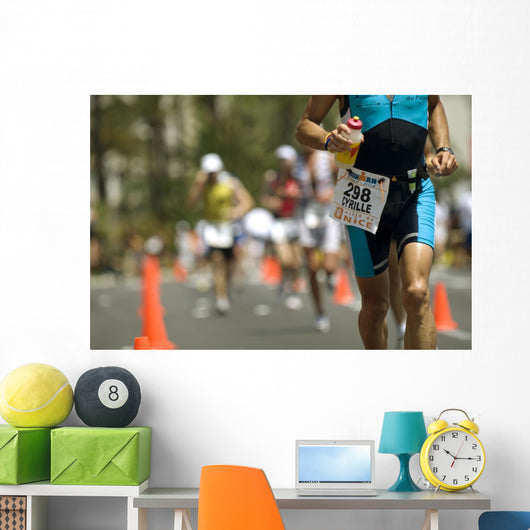 Courir Wall Mural