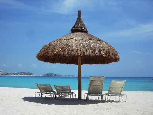 Parasol Plage Cancun Wall Decal
