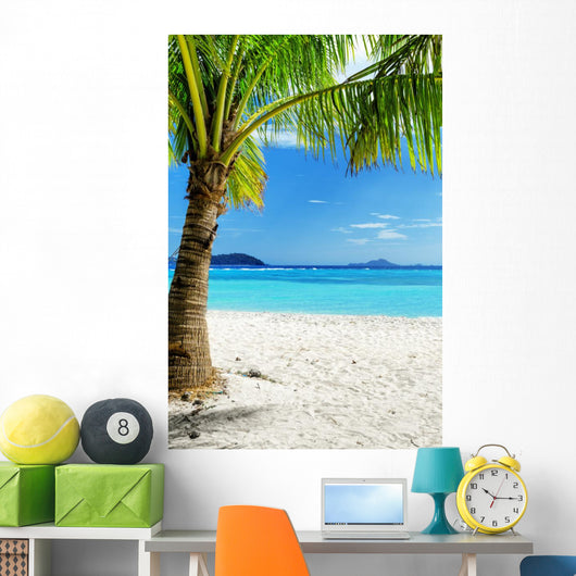 Green Tree White Sand