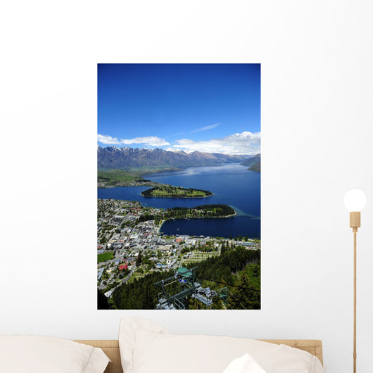 Lake Wakatipu and Queenstown