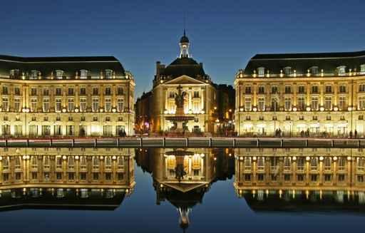 Lumiere Dans La Ville Wall Decal