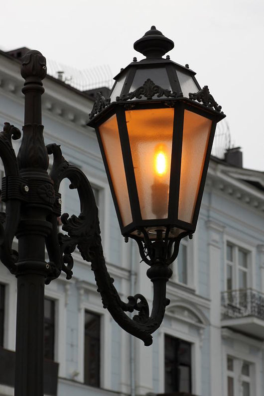 Up Alight Street Lamp