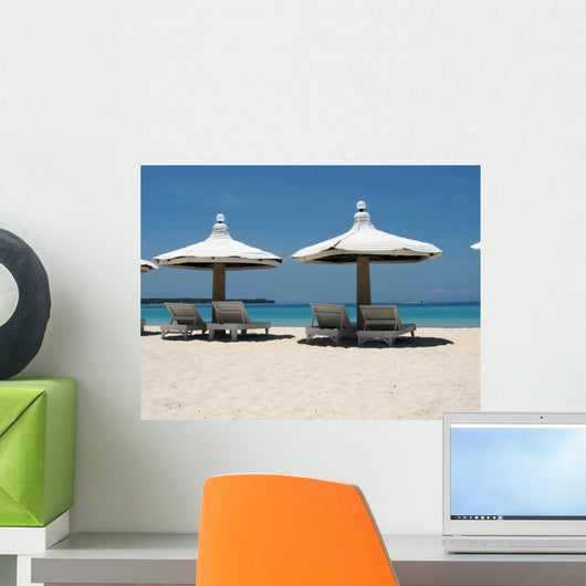 Liegen Am Weissen Strand Wall Mural