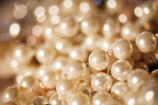 Pearl necklaces Wall Mural
