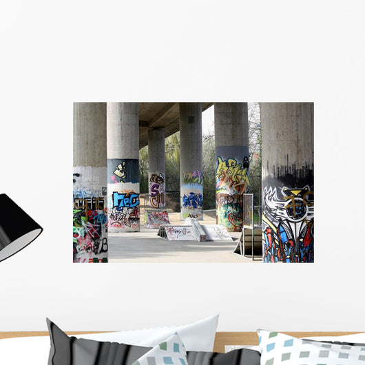 Grafitti Sulen Einer Brcke