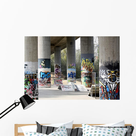 Grafitti Sulen Einer Brcke